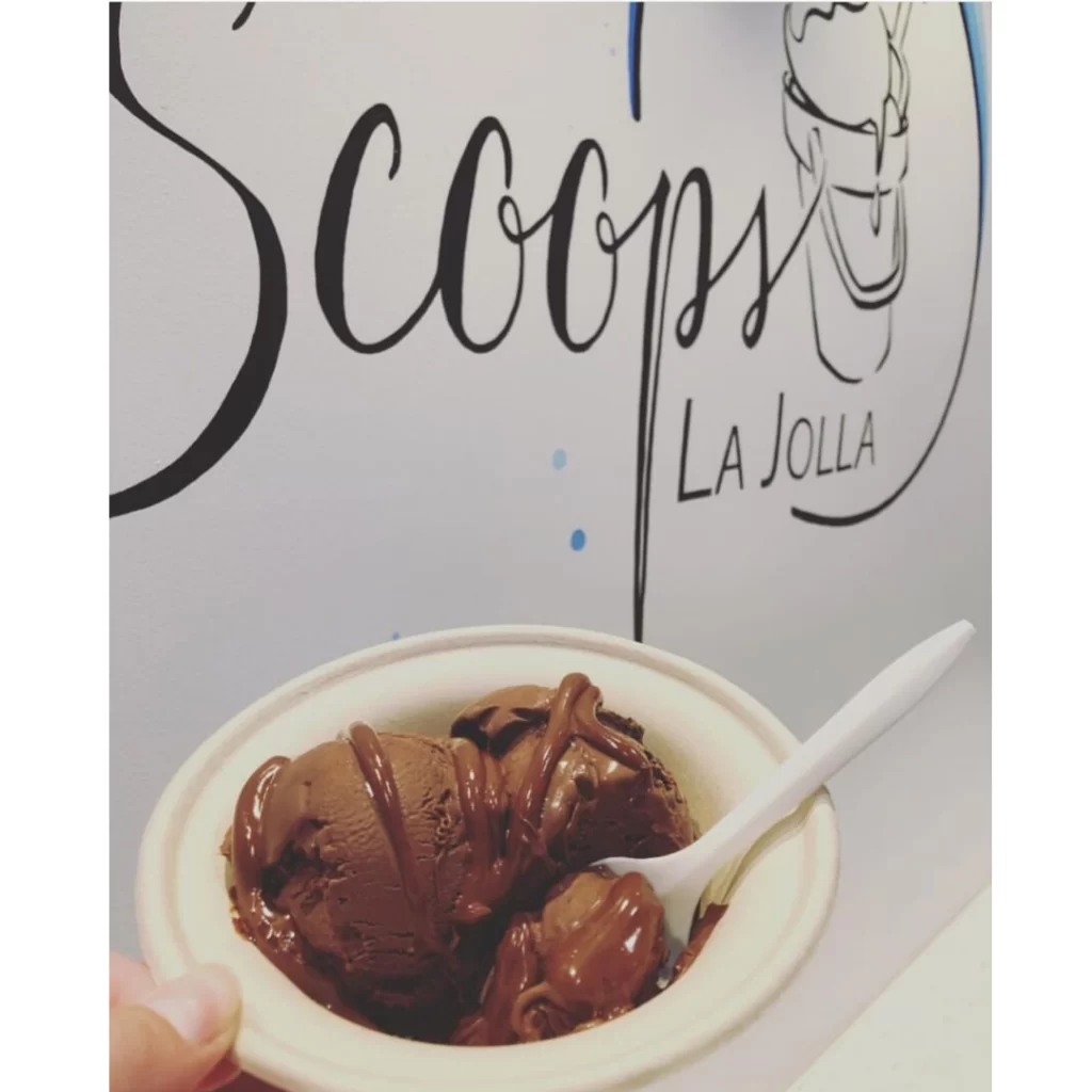 scoops ice cream