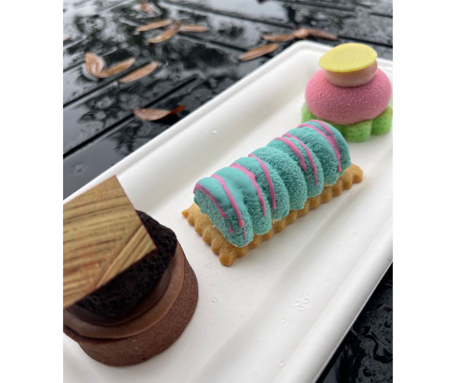 Neapolitan Dessert Trio at Deco Delights